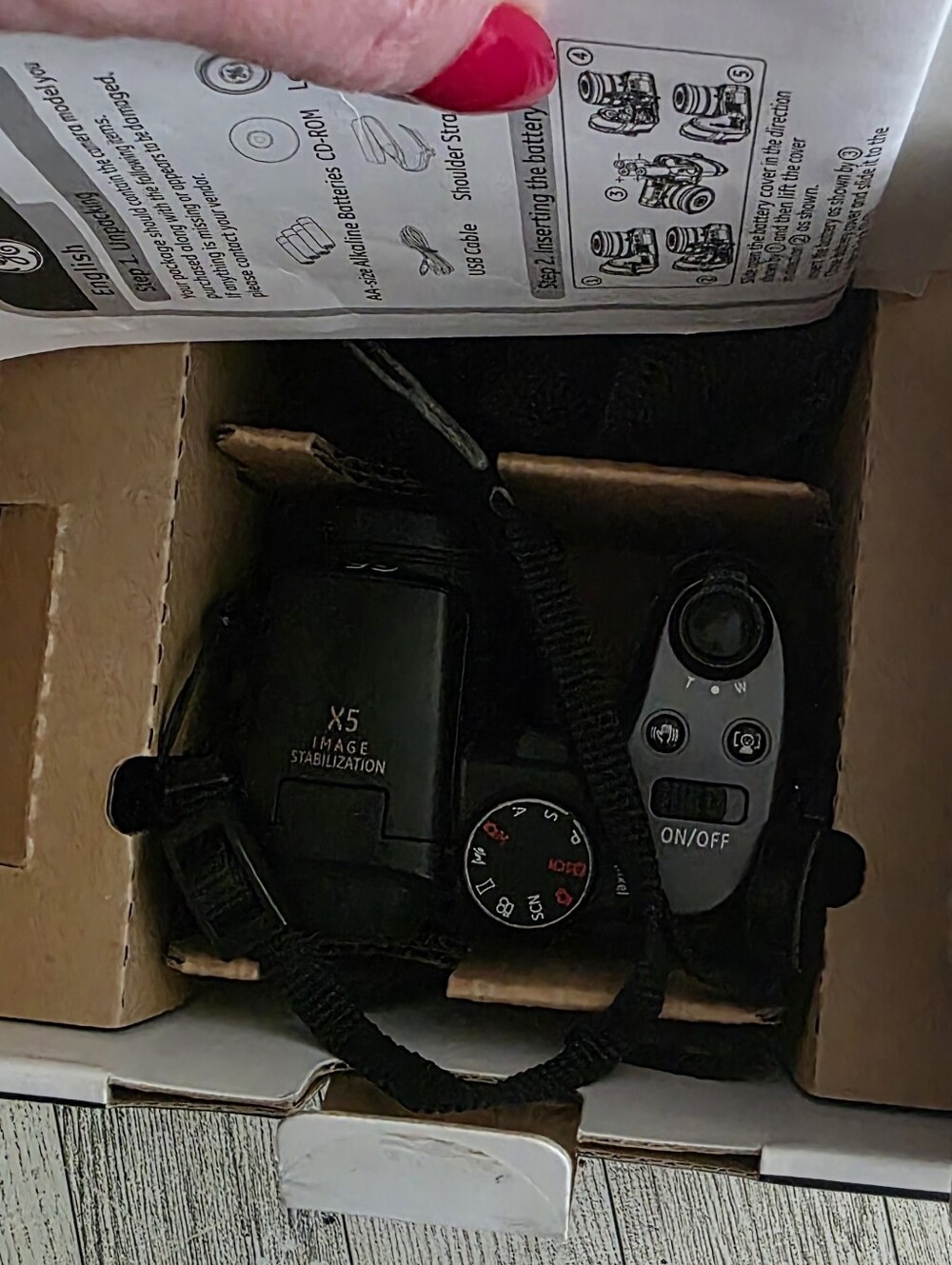 GE- Digital Camera with 15x Optical Zoom - Picture 9 of 16